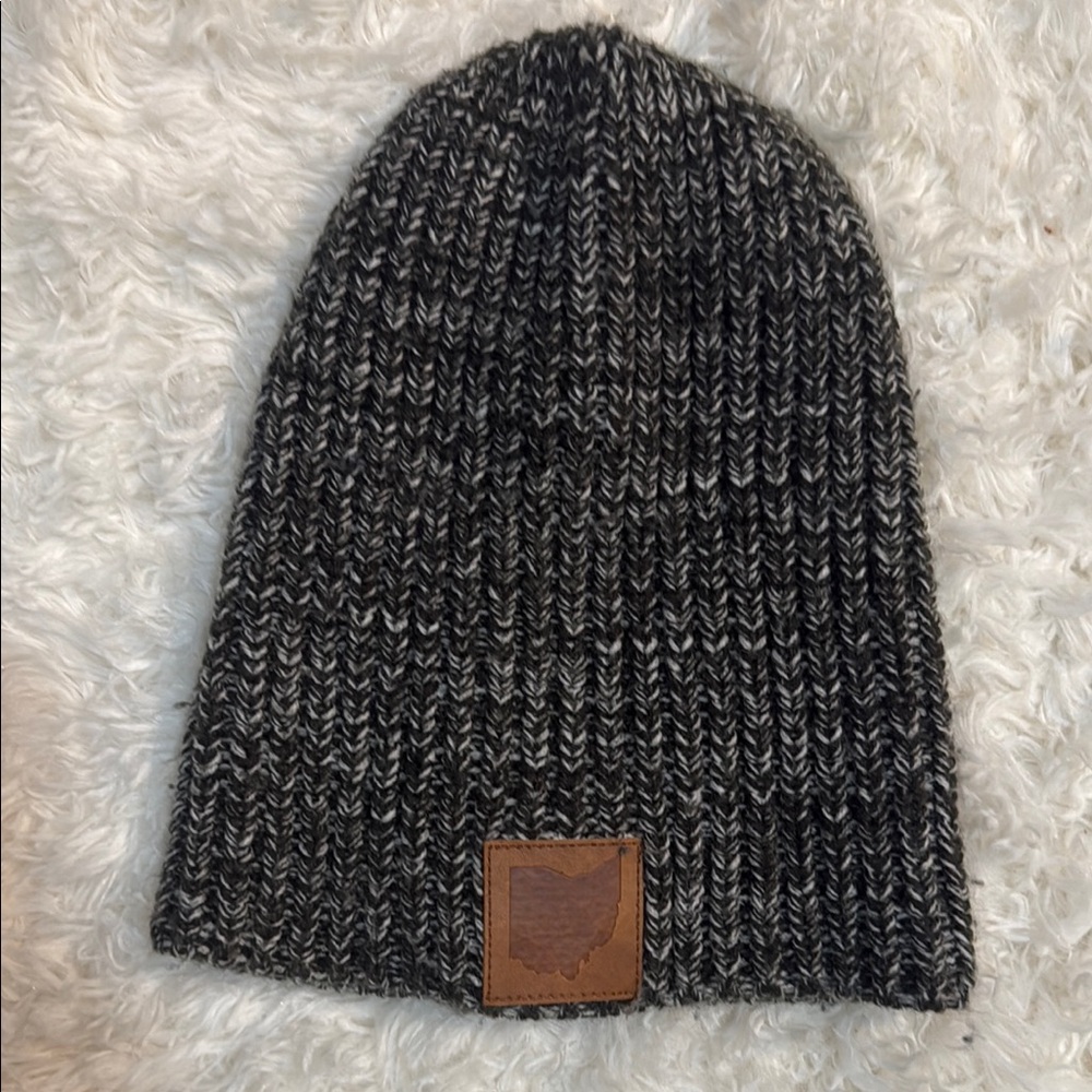 Black and White Knit Beanie w Leather Ohio